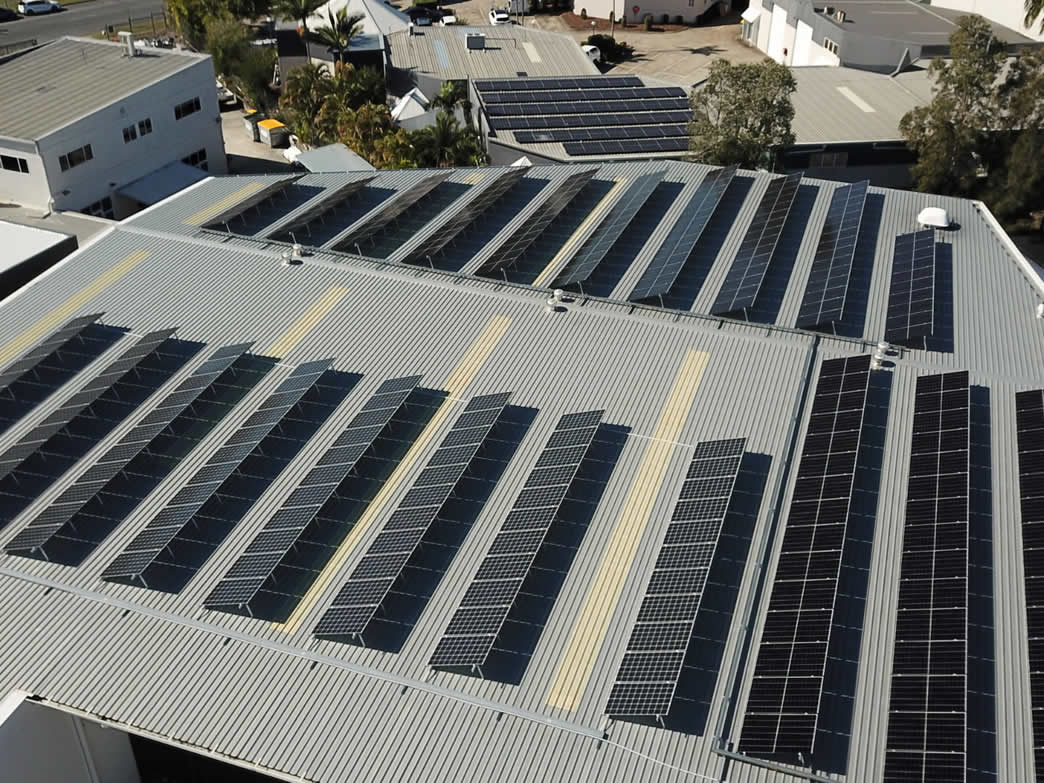 Do Higher-Efficiency Solar Panels Improve Commercial Solar ROI in Australia?